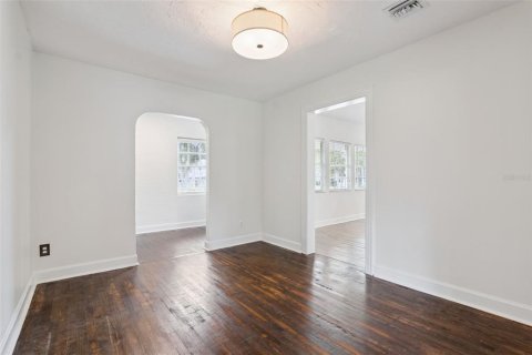House in Sanford, Florida 3 bedrooms, 209.96 sq.m. № 2259314 - photo 5