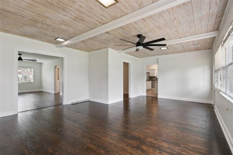 House in Sanford, Florida 3 bedrooms, 209.96 sq.m. № 2259314 - photo 29