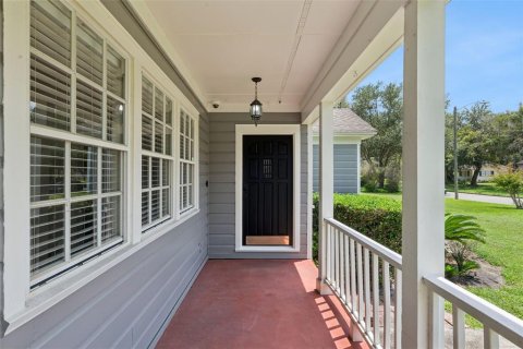 House in Sanford, Florida 3 bedrooms, 209.96 sq.m. № 2259314 - photo 2
