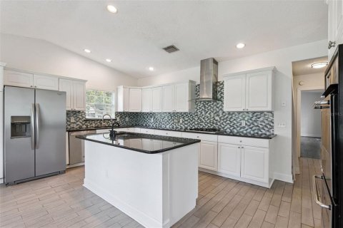 House in Sanford, Florida 3 bedrooms, 209.96 sq.m. № 2259314 - photo 13