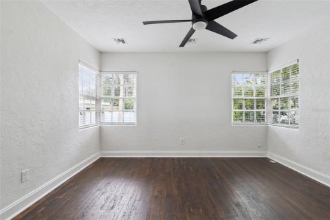 House in Sanford, Florida 3 bedrooms, 209.96 sq.m. № 2259314 - photo 17