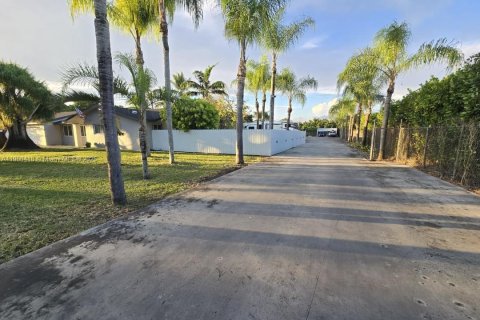 Casa en venta en Homestead, Florida, 6 dormitorios, 246.84 m2 № 1952019 - foto 4