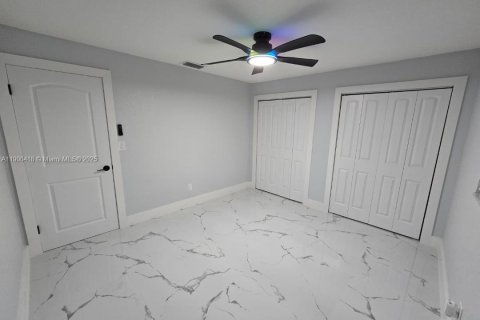 Casa en venta en Homestead, Florida, 6 dormitorios, 246.84 m2 № 1952019 - foto 14