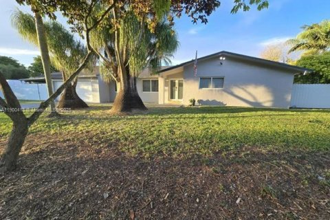 Casa en venta en Homestead, Florida, 6 dormitorios, 246.84 m2 № 1952019 - foto 2