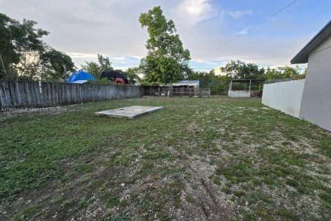 Casa en venta en Homestead, Florida, 6 dormitorios, 246.84 m2 № 1952019 - foto 28