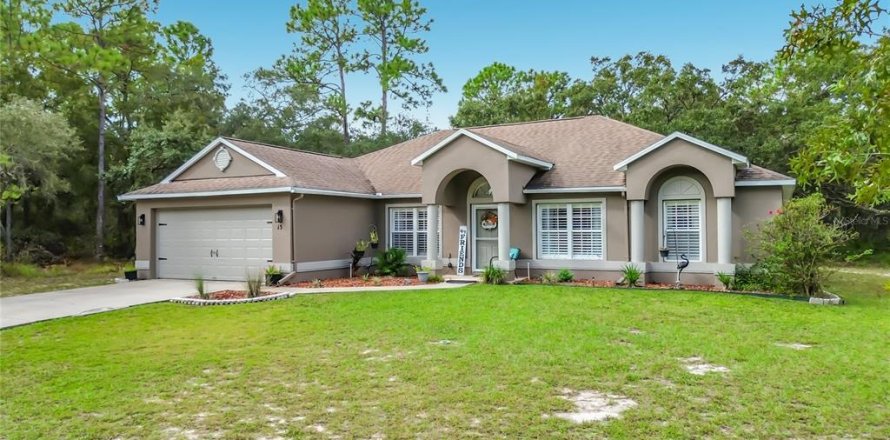 Villa ou maison à Homosassa, Floride 4 chambres, 202.16 m2 № 2406800