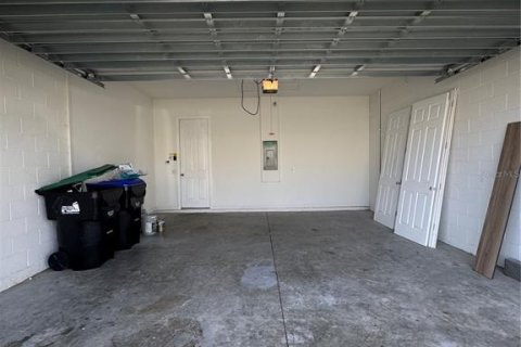 House in Apopka, Florida 3 bedrooms, 168.25 sq.m. № 1532269 - photo 21