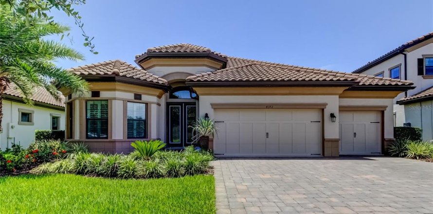 Casa en Odessa, Florida 4 dormitorios, 250.84 m2 № 1813698