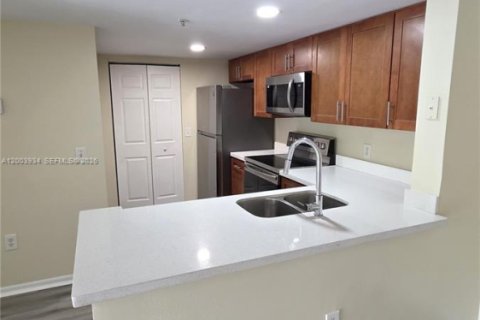 Condo in Coconut Creek, Florida, 2 bedrooms  № 2069365 - photo 11
