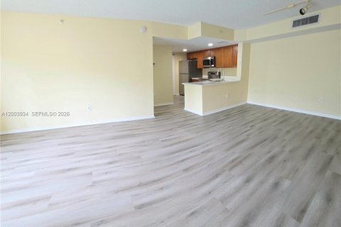 Condo in Coconut Creek, Florida, 2 bedrooms  № 2069365 - photo 3