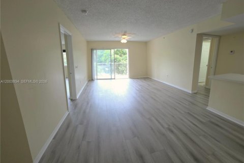 Condo in Coconut Creek, Florida, 2 bedrooms  № 2069365 - photo 14
