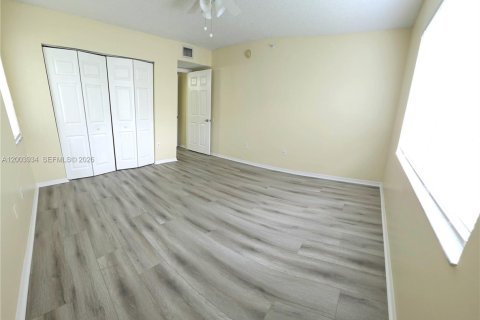 Condo in Coconut Creek, Florida, 2 bedrooms  № 2069365 - photo 24