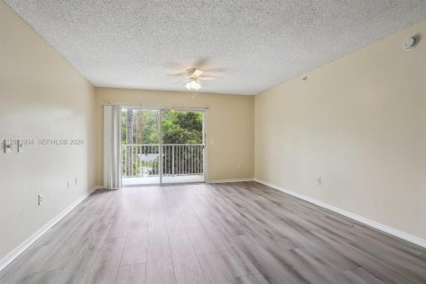 Condo in Coconut Creek, Florida, 2 bedrooms  № 2069365 - photo 5