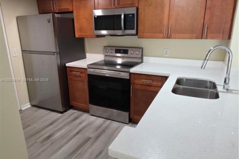 Condo in Coconut Creek, Florida, 2 bedrooms  № 2069365 - photo 9