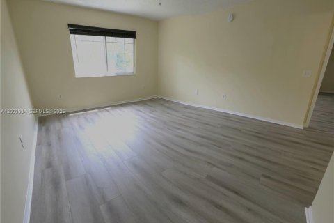 Condo in Coconut Creek, Florida, 2 bedrooms  № 2069365 - photo 18