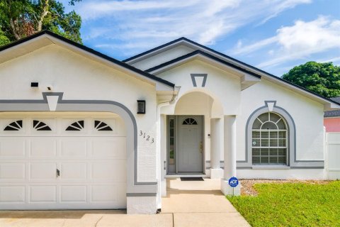 Casa en venta en Tampa, Florida, 3 dormitorios, 137.22 m2 № 1563428 - foto 1
