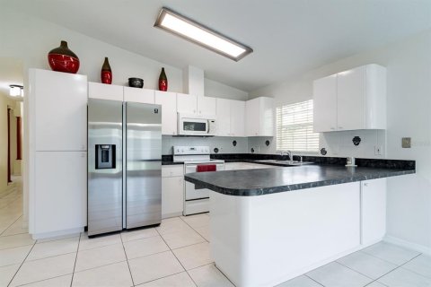 Casa en venta en Tampa, Florida, 3 dormitorios, 137.22 m2 № 1563428 - foto 4