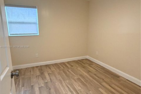 Villa ou maison à louer à Lauderhill, Floride: 3 chambres, 147.71 m2 № 2075158 - photo 7