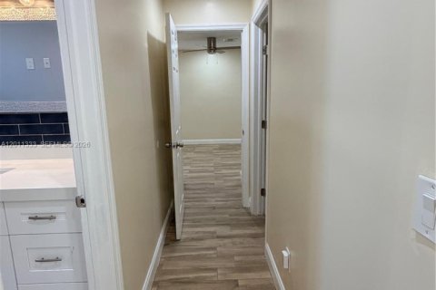 Villa ou maison à louer à Lauderhill, Floride: 3 chambres, 147.71 m2 № 2075158 - photo 13