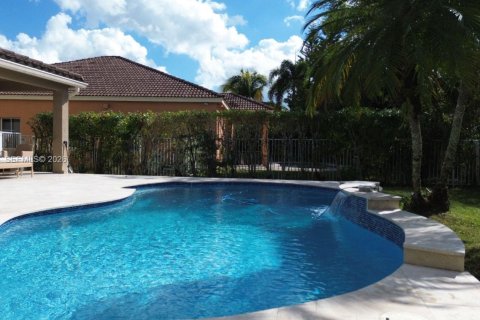 Снять в аренду виллу или дом в Уэстон, Флорида 4 спальни, 262.54м2, № 2004205 - фото 17