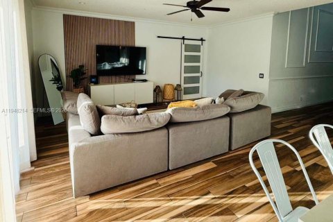 Снять в аренду виллу или дом в Уэстон, Флорида 4 спальни, 262.54м2, № 2004205 - фото 11