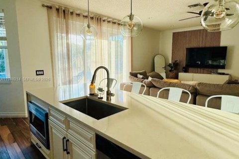 Снять в аренду виллу или дом в Уэстон, Флорида 4 спальни, 262.54м2, № 2004205 - фото 5