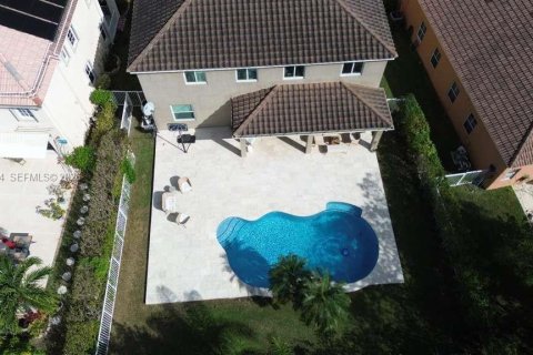 Снять в аренду виллу или дом в Уэстон, Флорида 4 спальни, 262.54м2, № 2004205 - фото 21