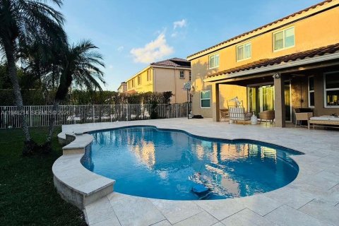 Снять в аренду виллу или дом в Уэстон, Флорида 4 спальни, 262.54м2, № 2004205 - фото 18