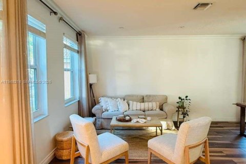 Снять в аренду виллу или дом в Уэстон, Флорида 4 спальни, 262.54м2, № 2004205 - фото 8