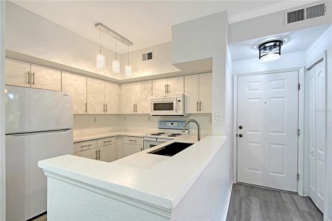 Condo in Sarasota, Florida, 1 bedroom  № 1852931 - photo 30
