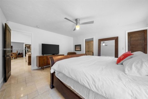 House in Southwest Ranches, Florida 4 bedrooms, 284.19 sq.m. № 1923216 - photo 17