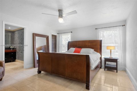 House in Southwest Ranches, Florida 4 bedrooms, 284.19 sq.m. № 1923216 - photo 16