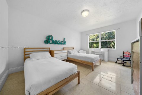 House in Southwest Ranches, Florida 4 bedrooms, 284.19 sq.m. № 1923216 - photo 21