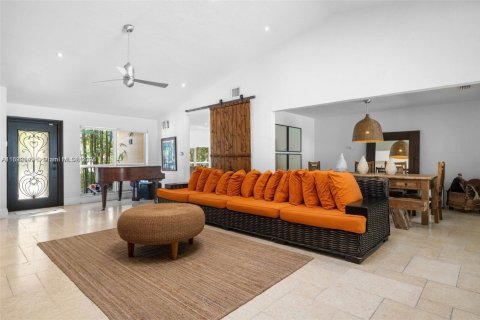 House in Southwest Ranches, Florida 4 bedrooms, 284.19 sq.m. № 1923216 - photo 6