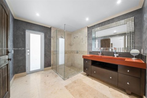 House in Southwest Ranches, Florida 4 bedrooms, 284.19 sq.m. № 1923216 - photo 18