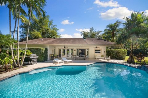 House in Southwest Ranches, Florida 4 bedrooms, 284.19 sq.m. № 1923216 - photo 1