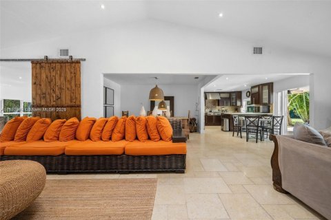 House in Southwest Ranches, Florida 4 bedrooms, 284.19 sq.m. № 1923216 - photo 7