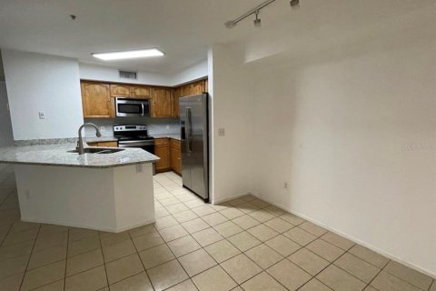 Condo in Altamonte Springs, Florida, 2 bedrooms  № 2220607 - photo 5