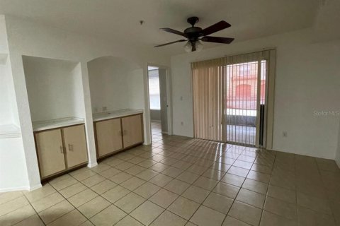 Condo in Altamonte Springs, Florida, 2 bedrooms  № 2220607 - photo 3