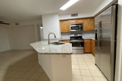Condo in Altamonte Springs, Florida, 2 bedrooms  № 2220607 - photo 7