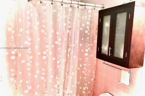 Copropriété à vendre à Hallandale Beach, Floride: 1 chambre, 58.06 m2 № 2066606 - photo 5