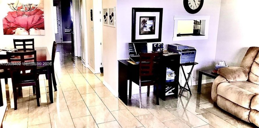 Condo à Hallandale Beach, Floride, 1 chambre  № 2066606
