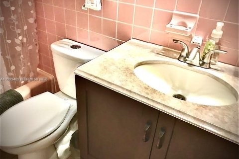 Copropriété à vendre à Hallandale Beach, Floride: 1 chambre, 58.06 m2 № 2066606 - photo 6