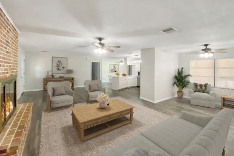 Villa ou maison à vendre à Lady Lake, Floride: 5 chambres, 287.07 m2 № 1258671 - photo 8