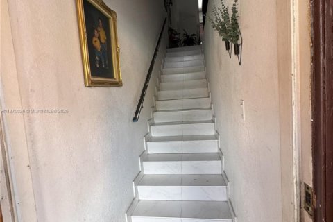 Condominio en venta en Hialeah, Florida, 2 dormitorios, 78.6 m2 № 1979501 - foto 1