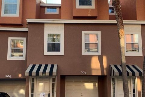 Townhouse in Clearwater, Florida 3 bedrooms, 111.48 sq.m. № 2391463