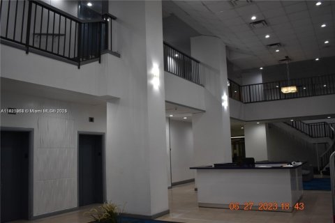 Commercial property in North Miami, Florida № 1710426 - photo 20
