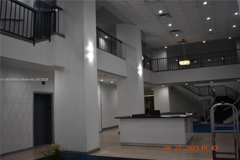 Commercial property in North Miami, Florida № 1710426 - photo 19