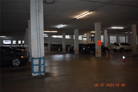 Commercial property in North Miami, Florida № 1710426 - photo 29