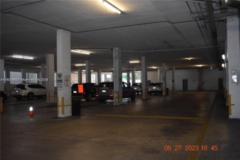Commercial property in North Miami, Florida № 1710426 - photo 30